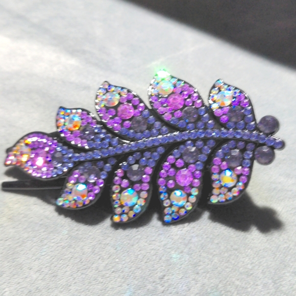 The hair clip Rhinestone is one of a kind in America, came from England boutique - Picture 1 of 5